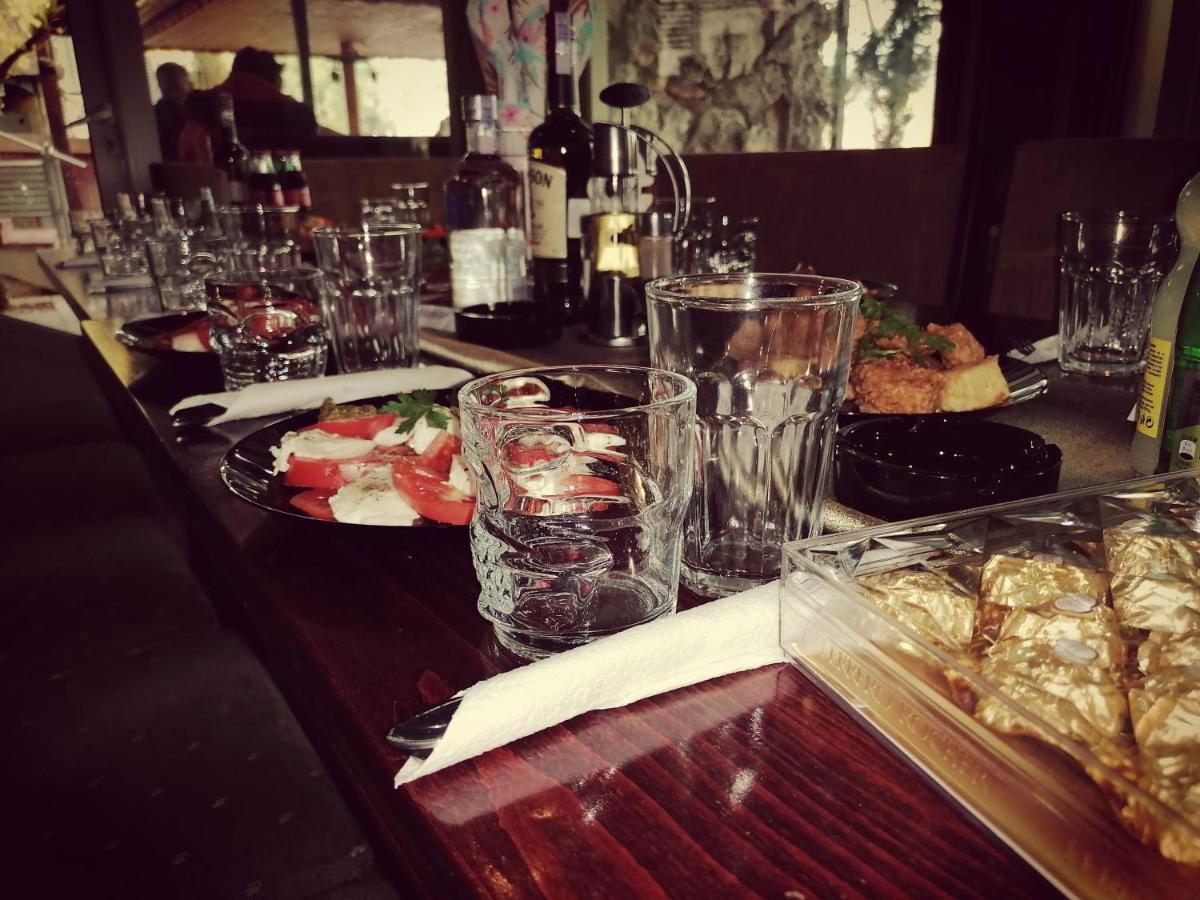 Discret Hotel & Restaurant Vladaja Kültér fotó