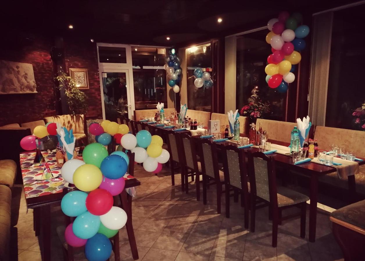 Discret Hotel & Restaurant Vladaja Kültér fotó