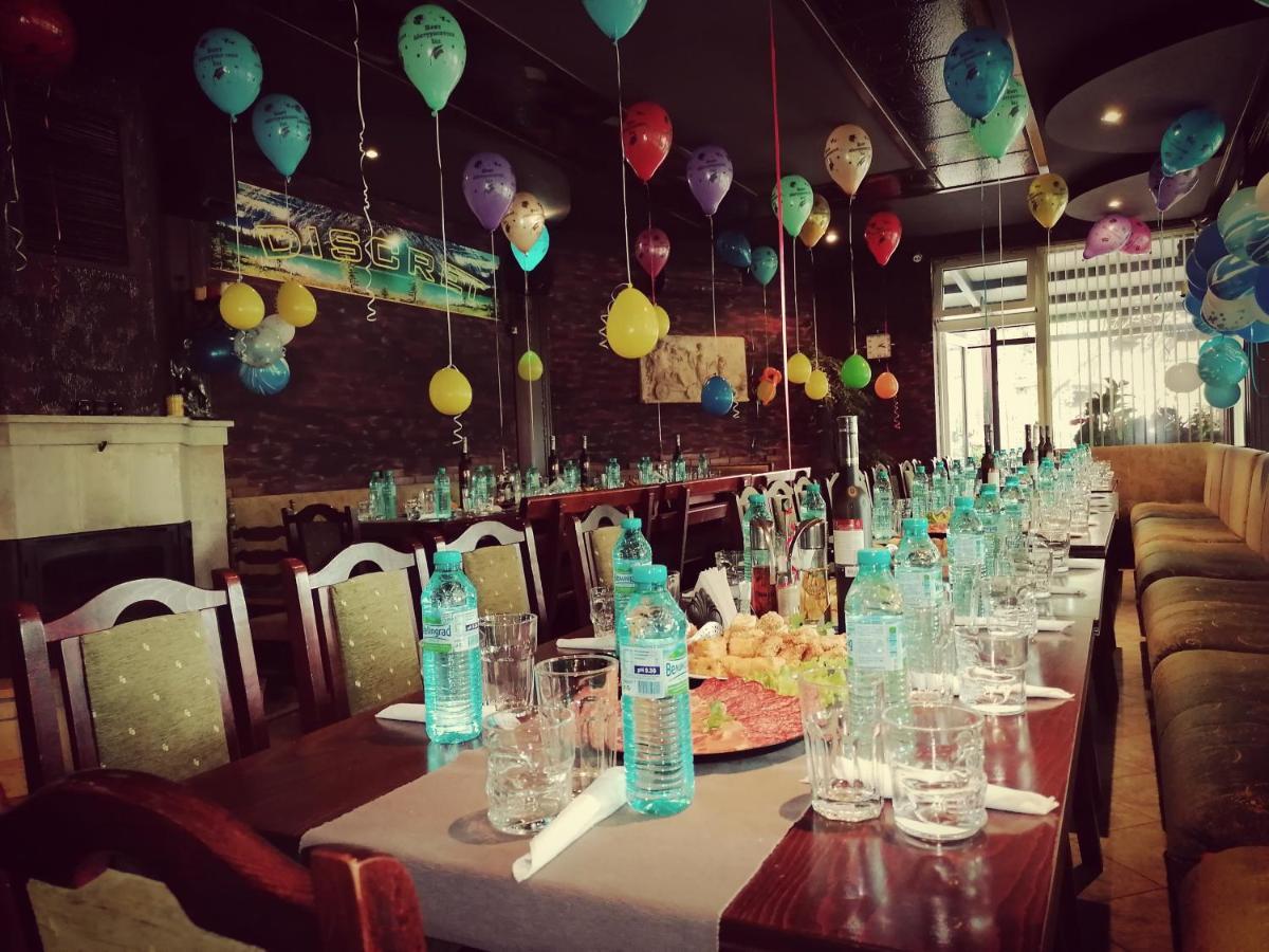 Discret Hotel & Restaurant Vladaja Kültér fotó