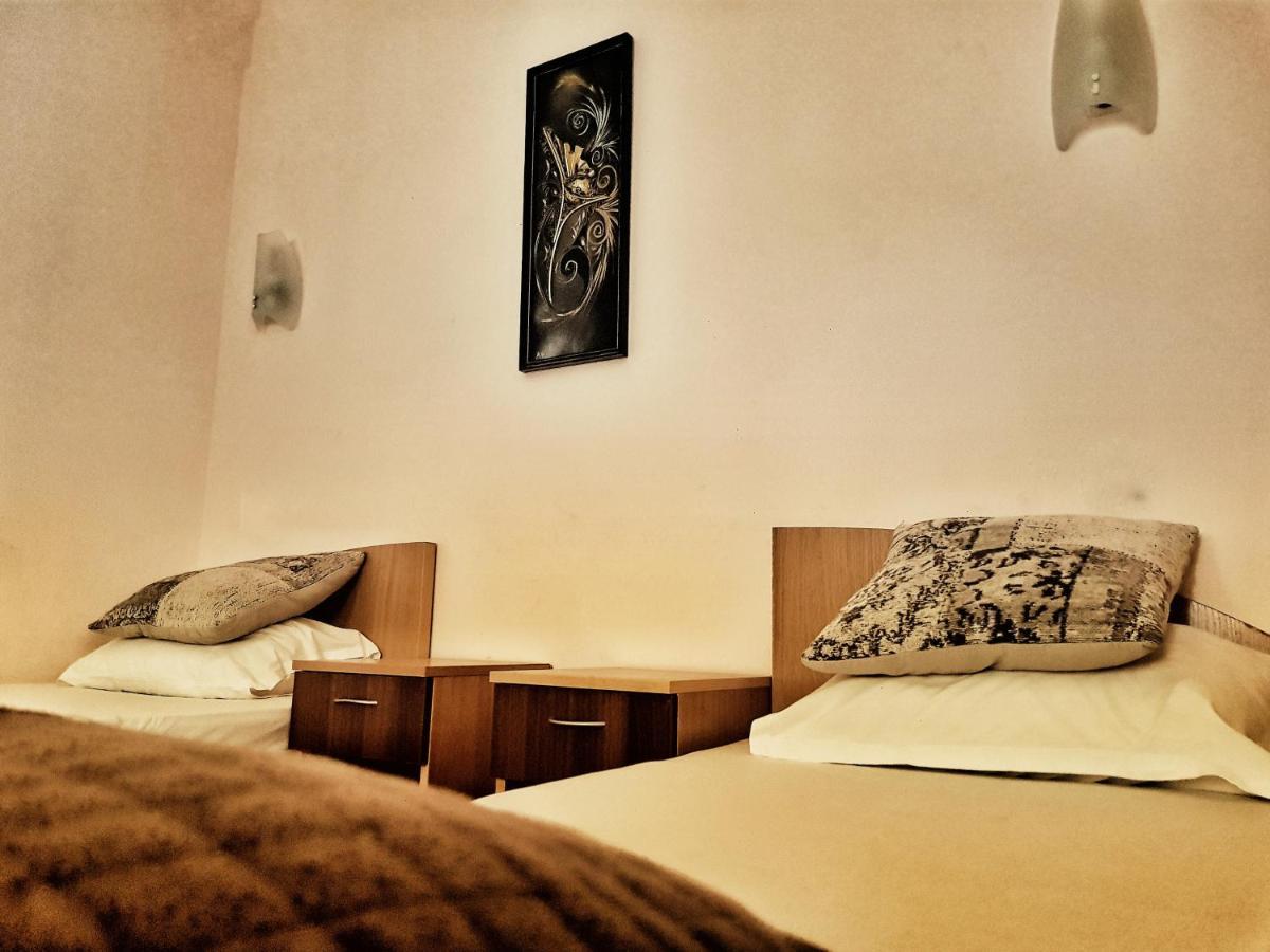 Discret Hotel & Restaurant Vladaja Kültér fotó
